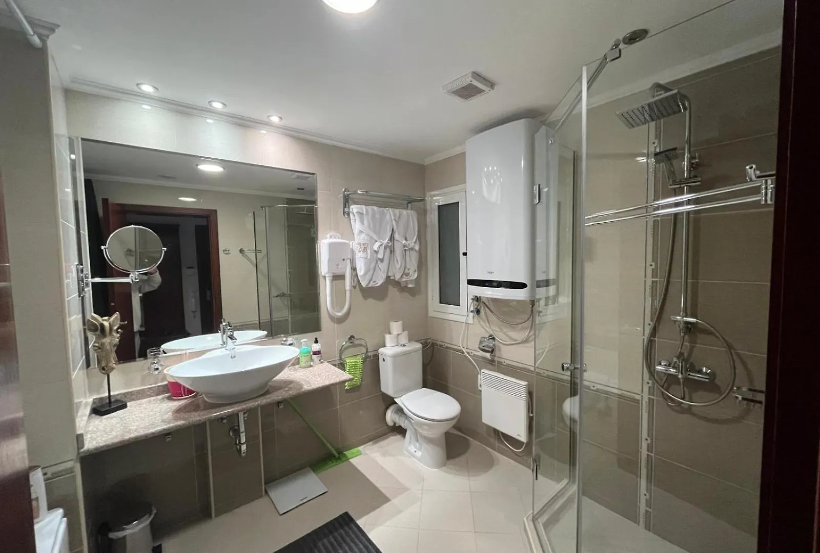 アパート Gondola Luxury Apartement 1 バンスコ